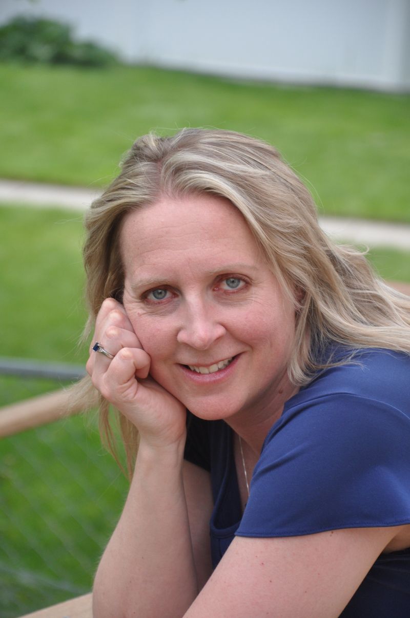 portrait of Dana Tewahade