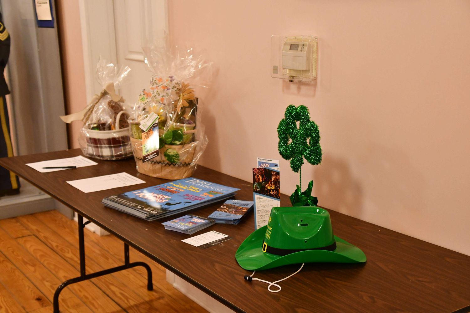 2019 raffle scene